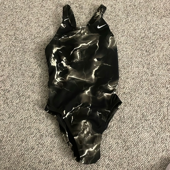 Nike swimsuit - Picture 1 of 4